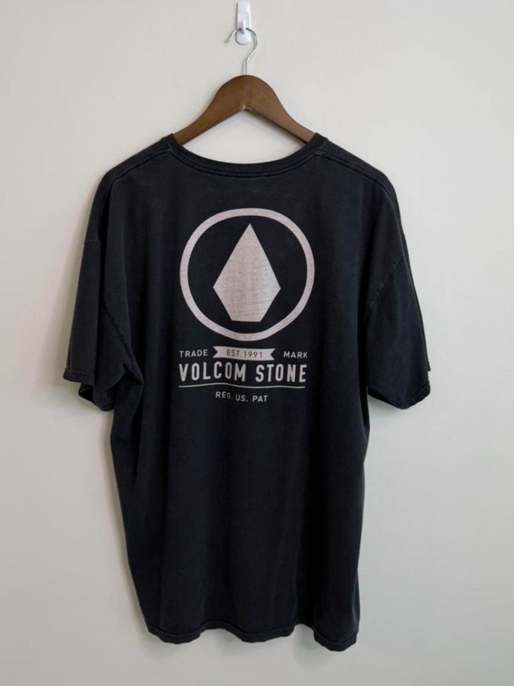 Vintage Volcom Stone Graphic T Shirt Black Surf Skate Y2K Faded L